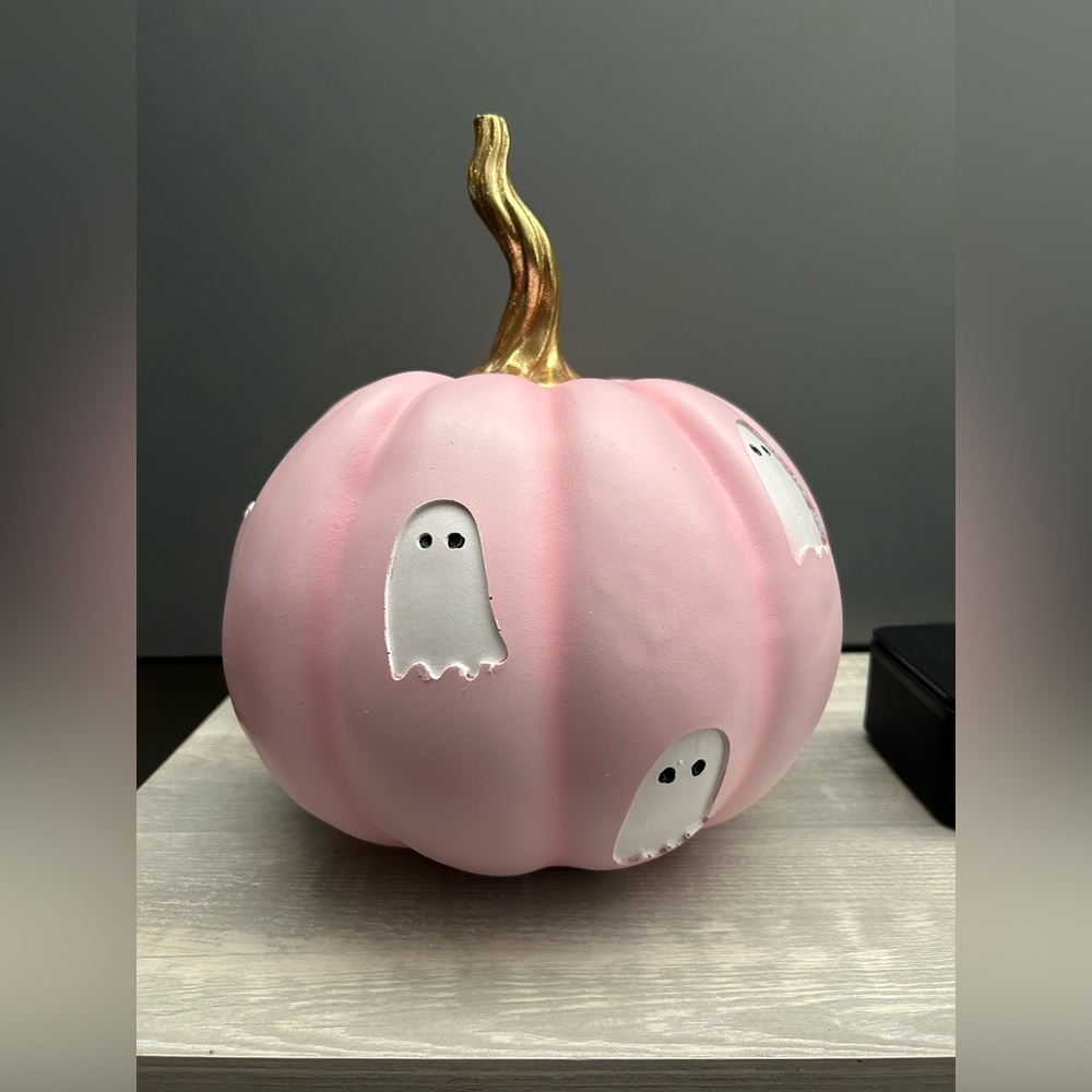 PASTEL PINK ETCHED GHOST HALLOWEEN PUMPKIN
